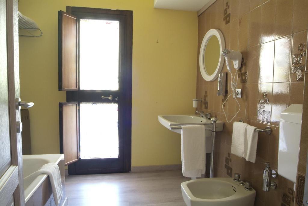Roisan Chambres D'Hotes Nuits De Reve חדר תמונה