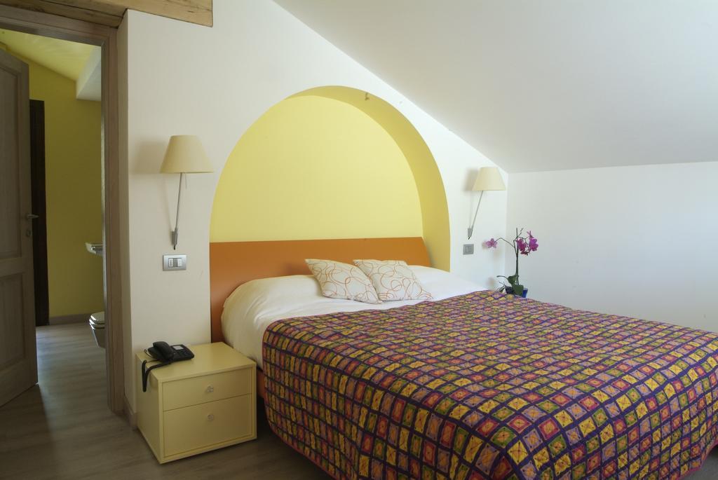 Roisan Chambres D'Hotes Nuits De Reve מראה חיצוני תמונה