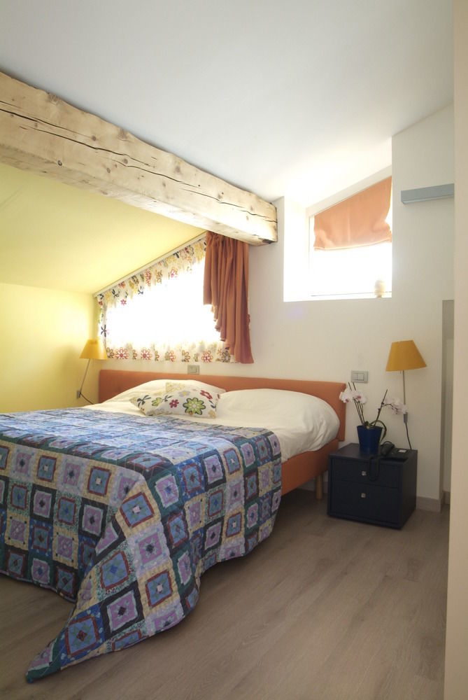 Roisan Chambres D'Hotes Nuits De Reve מראה חיצוני תמונה